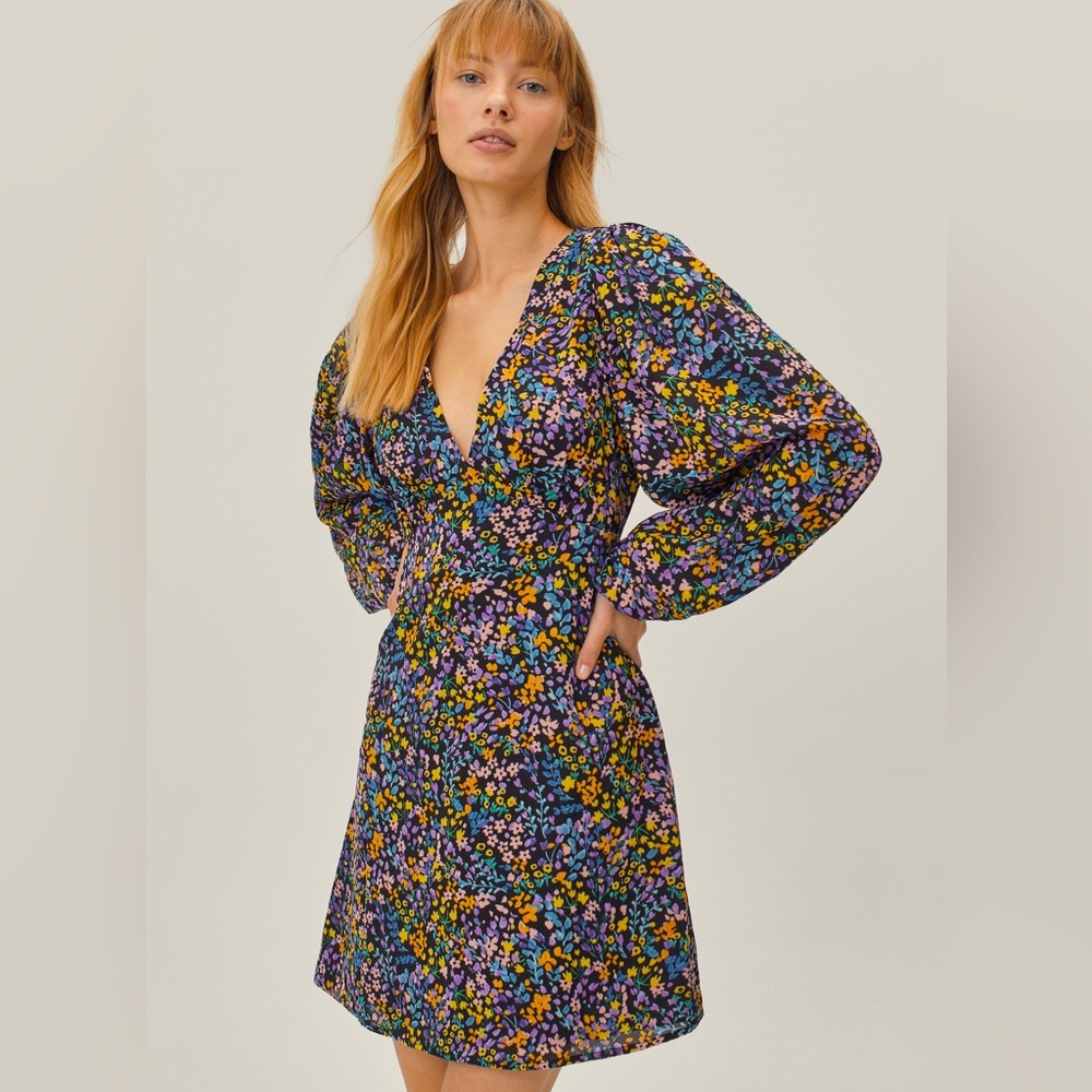 Womens nastygal floral v neck mini tea dress with long sleeves size 6